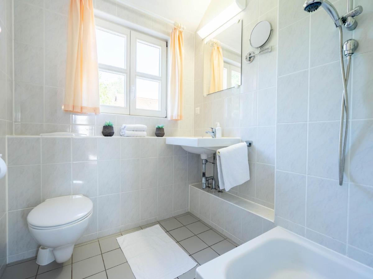 Feriendorf Rugana - Klassik Appartement Mit 1 Schlafzimmer B21 Dranske Exterior photo